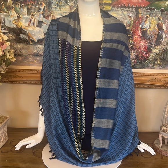 BOHO INFINITY SCARF W/ EMBROIDERY - Picture 4 of 5